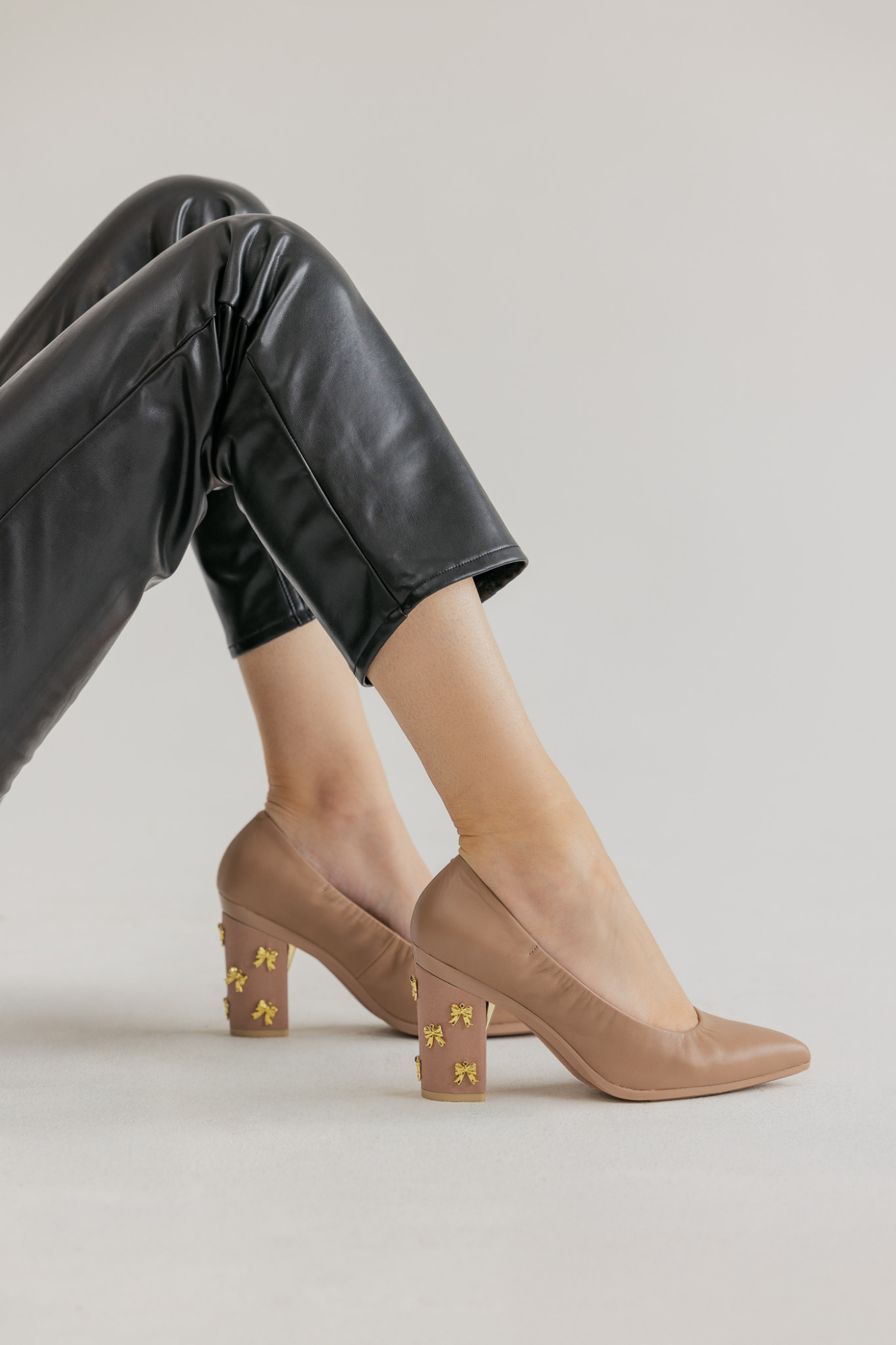 Block Heel Kit 4 Latte Bow Charm