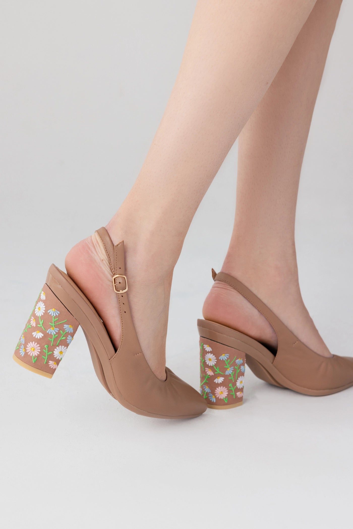 Block Heel Kit 3 Latte Daisy Embroidery