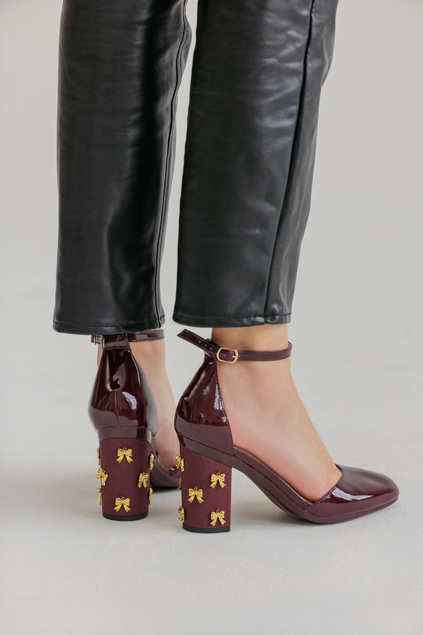 Block Heel Kit 4 Cherry Mocha Bow Charm