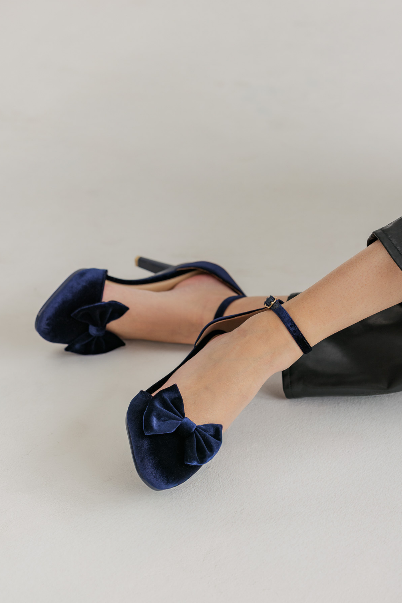 Bow Clip Midnight Velvet