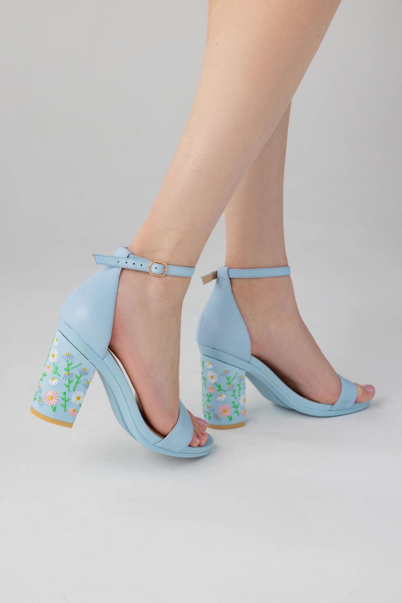 Block Heel Kit 3 Baby Blue Daisy Embroidery